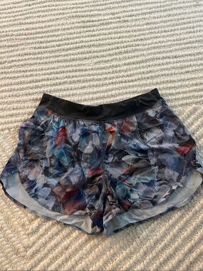 lululemon Women's find your pace Printed Running Shorts - Blue with Red Accents